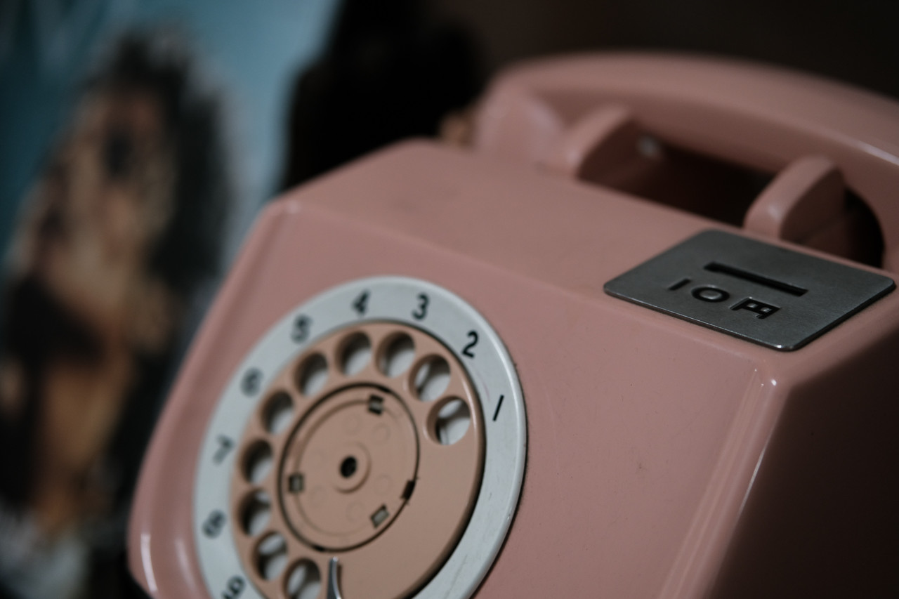 ピンク公衆電話